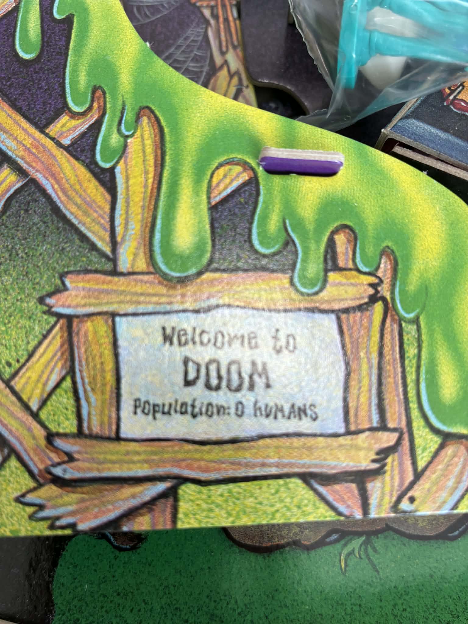Milton Bradley Goosebumps One Day at Horrorland board game  1996. 100%complete.