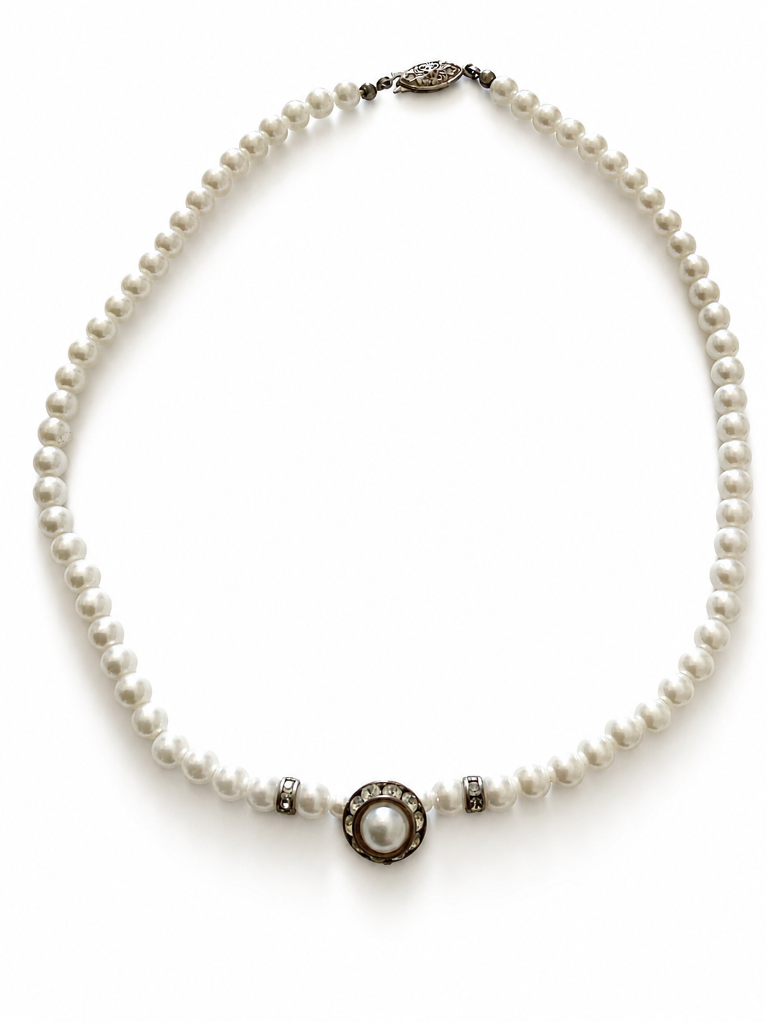 Vintage high quality Faux pearl necklace